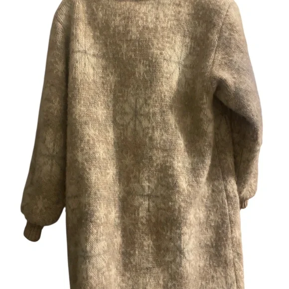 Hilda Ltd Cozy Wool Coat - Picture 2 of 8